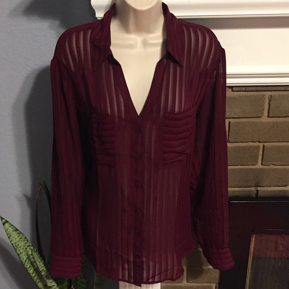 ♥️SOLD on Ⓜ️ Express button down shirt - Picture 2 of 7